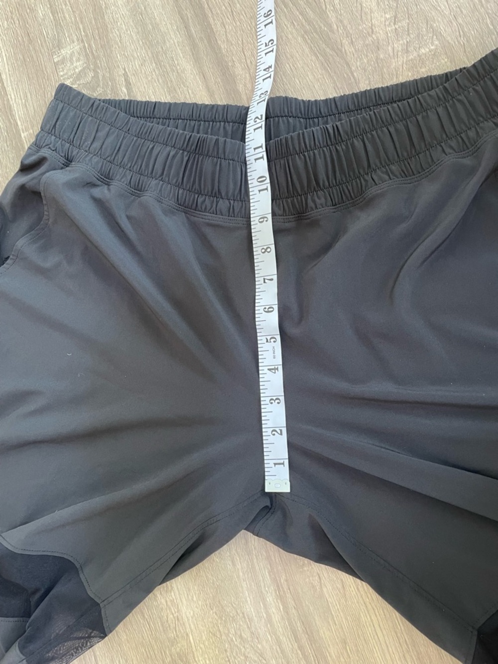 LULULEMON Black Mesh Panel Thin Track Pants. - Picture 8 of 11